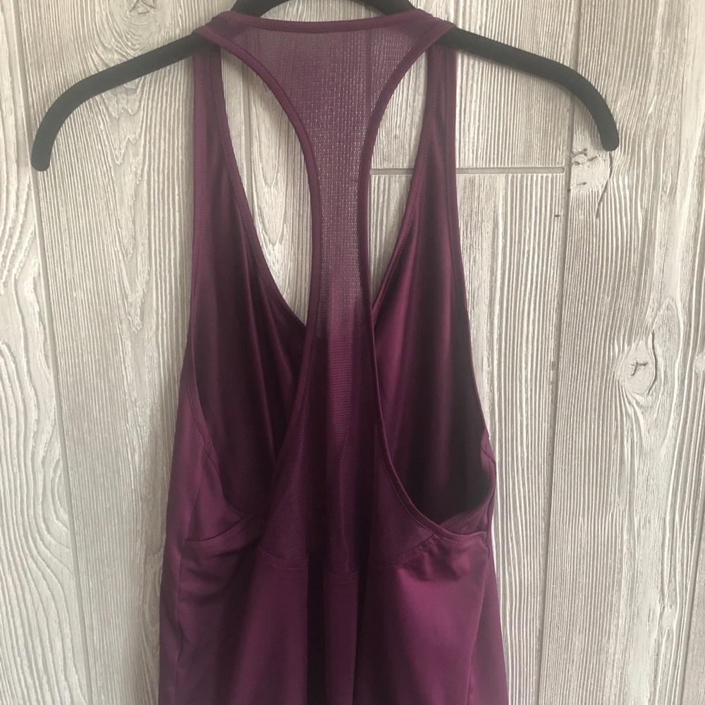 Under Armour workout tank, size Medium - Picture 2 of 3